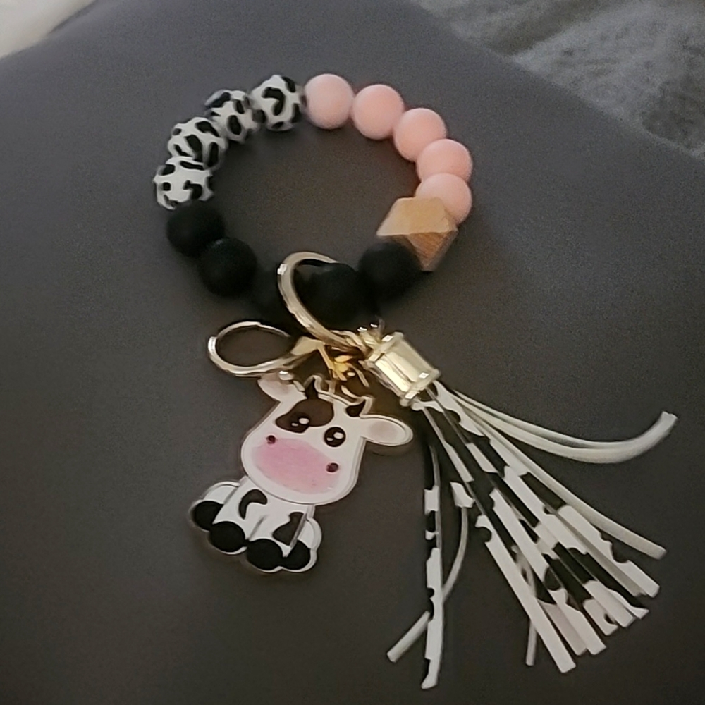 Beaded wristlet keychain